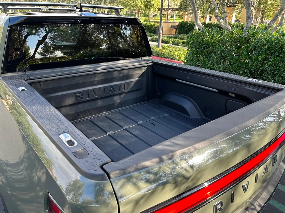 2022 Rivian R1T - Image 28 of 31