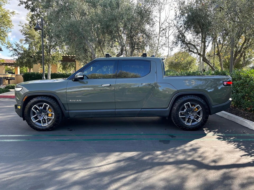 2022 Rivian R1T - Image 11 of 31
