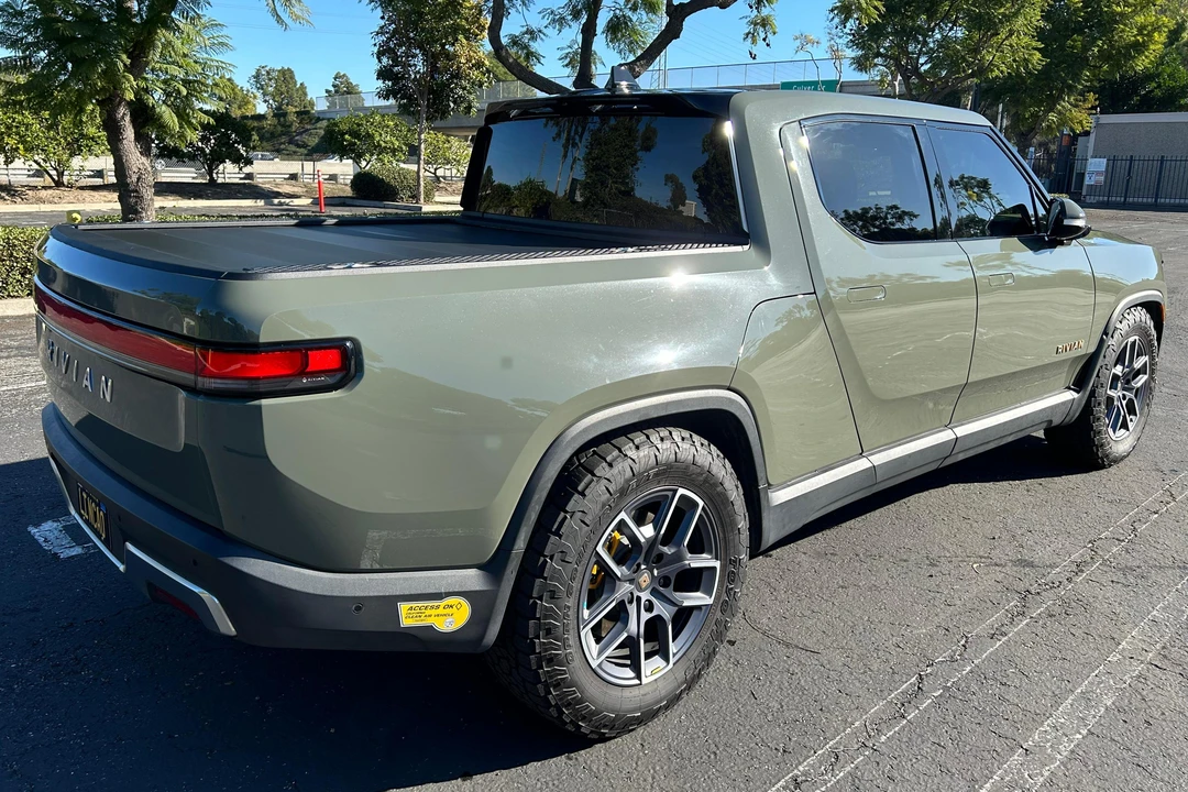 2022 Rivian R1T - Image 4 of 31