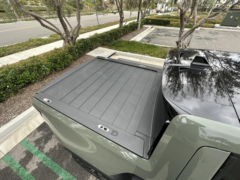 2022 Rivian R1T - Image 28 of 31