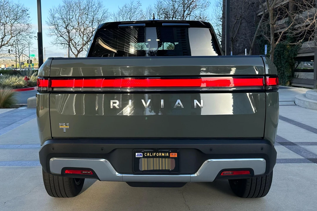 2022 Rivian R1T - Image 5 of 31