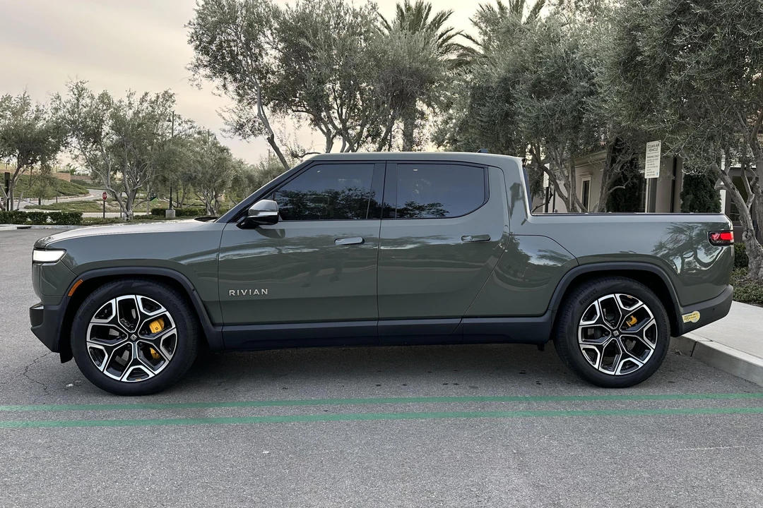 2022 Rivian R1T - Image 3 of 31
