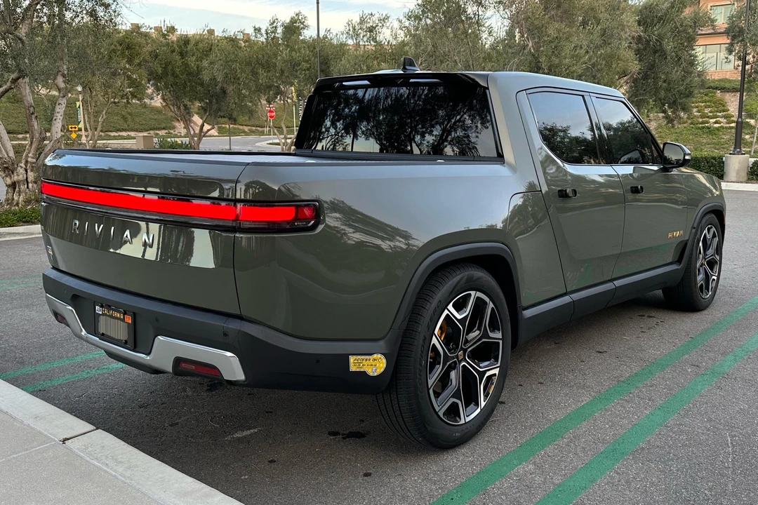 2022 Rivian R1T - Image 4 of 31