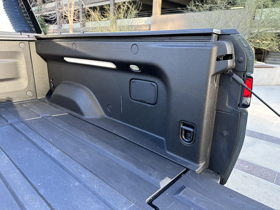 2022 Rivian R1T - Image 23 of 31