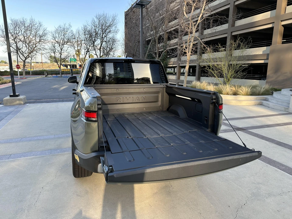 2022 Rivian R1T - Image 11 of 31