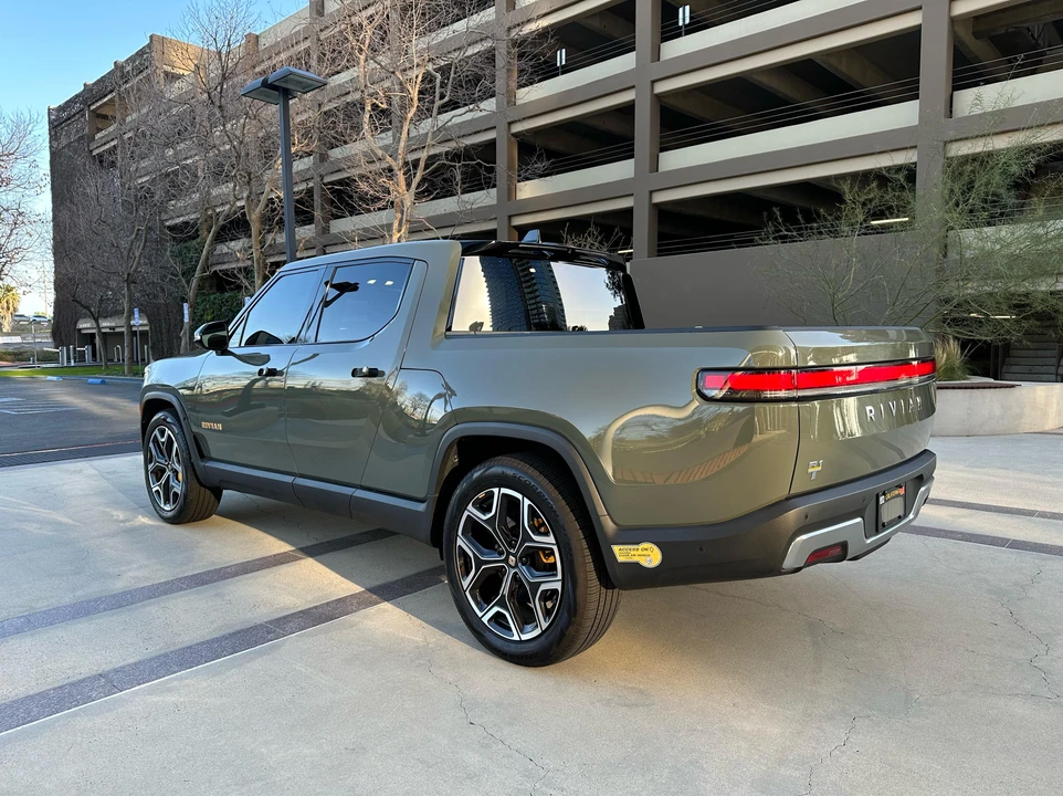 2022 Rivian R1T - Image 9 of 31