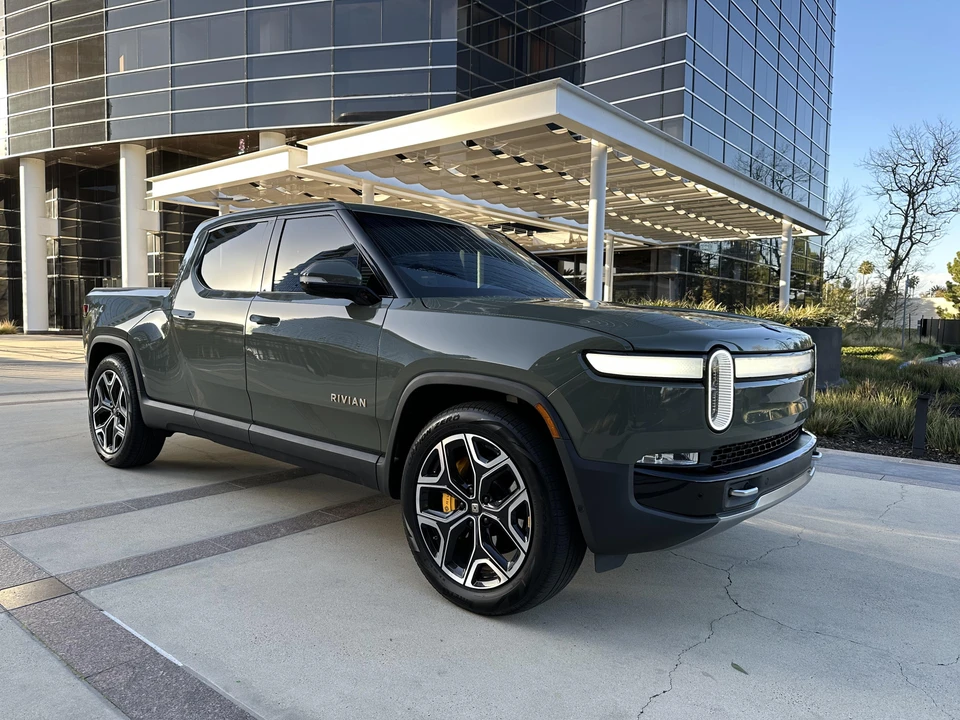 2022 Rivian R1T - Image 17 of 31