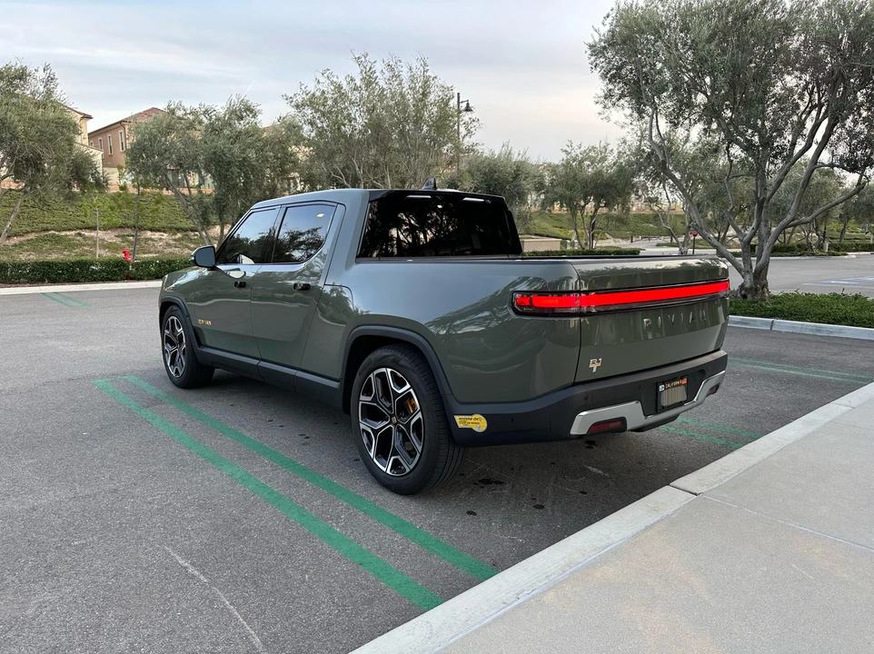 2022 Rivian R1T - Image 10 of 31