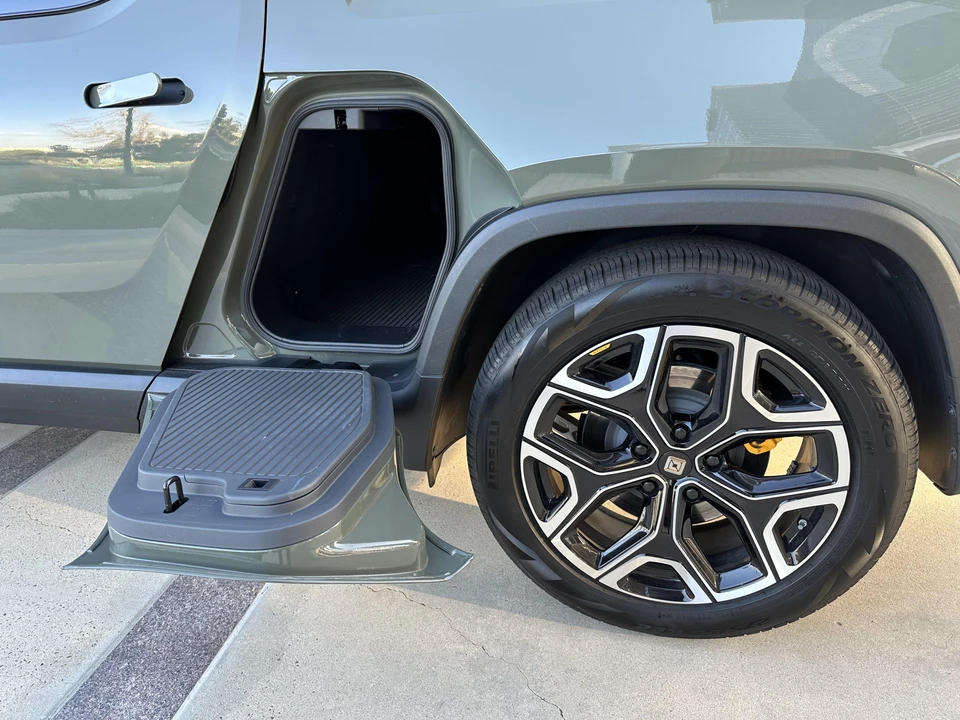 2022 Rivian R1T - Image 19 of 31