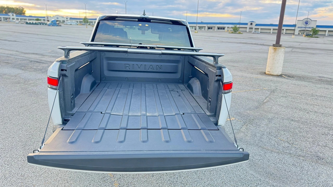 2022 Rivian R1T - Image 19 of 31