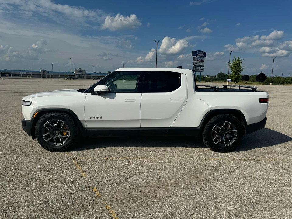 2022 Rivian R1T - Image 12 of 31