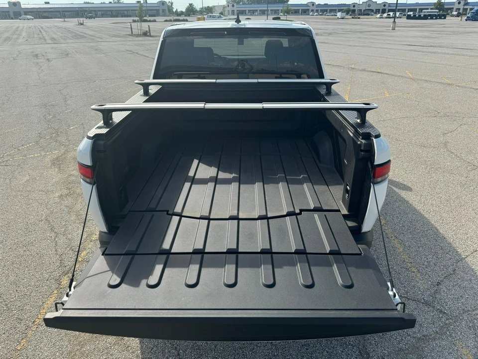2022 Rivian R1T - Image 18 of 31