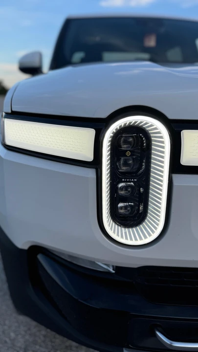 2022 Rivian R1T - Image 27 of 31