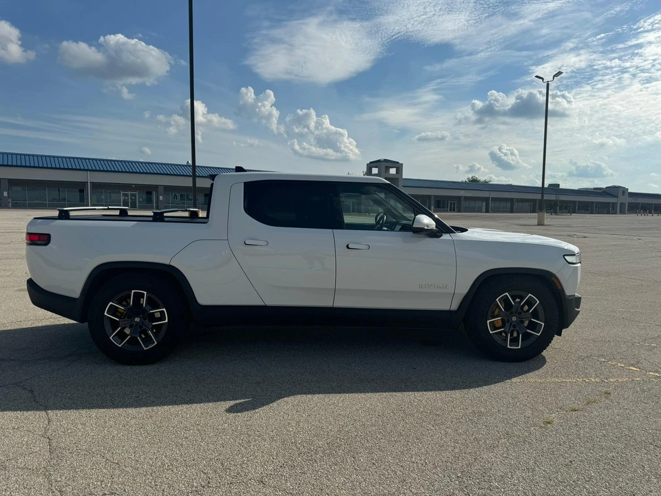 2022 Rivian R1T - Image 21 of 31