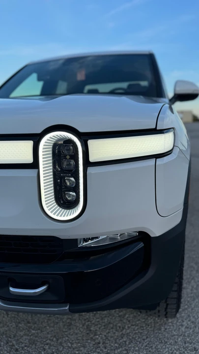 2022 Rivian R1T - Image 28 of 31
