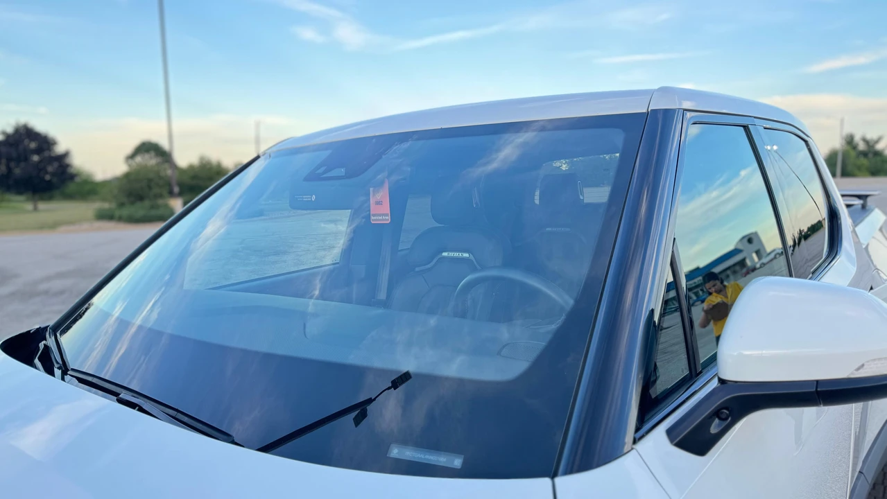 2022 Rivian R1T - Image 30 of 31