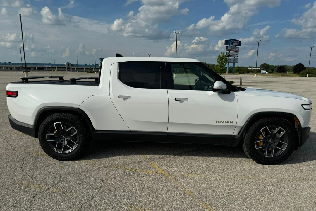 2022 Rivian R1T - Image 3 of 31