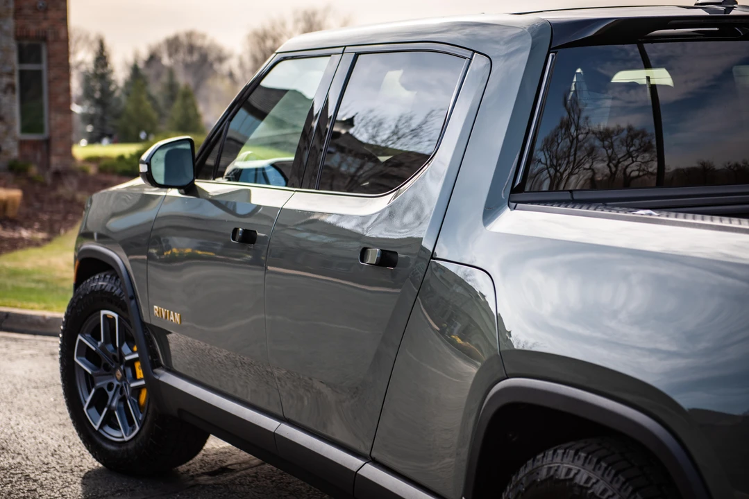 2022 Rivian R1T - Image 28 of 31