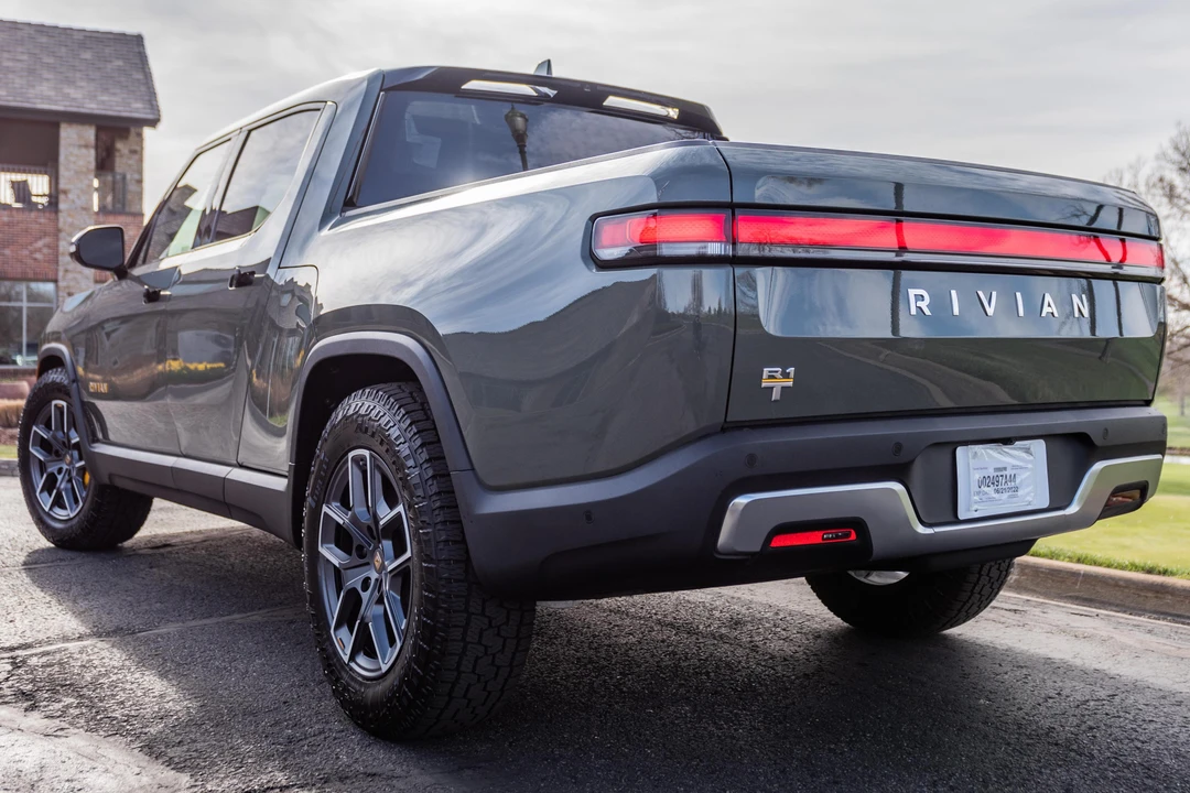 2022 Rivian R1T - Image 4 of 31