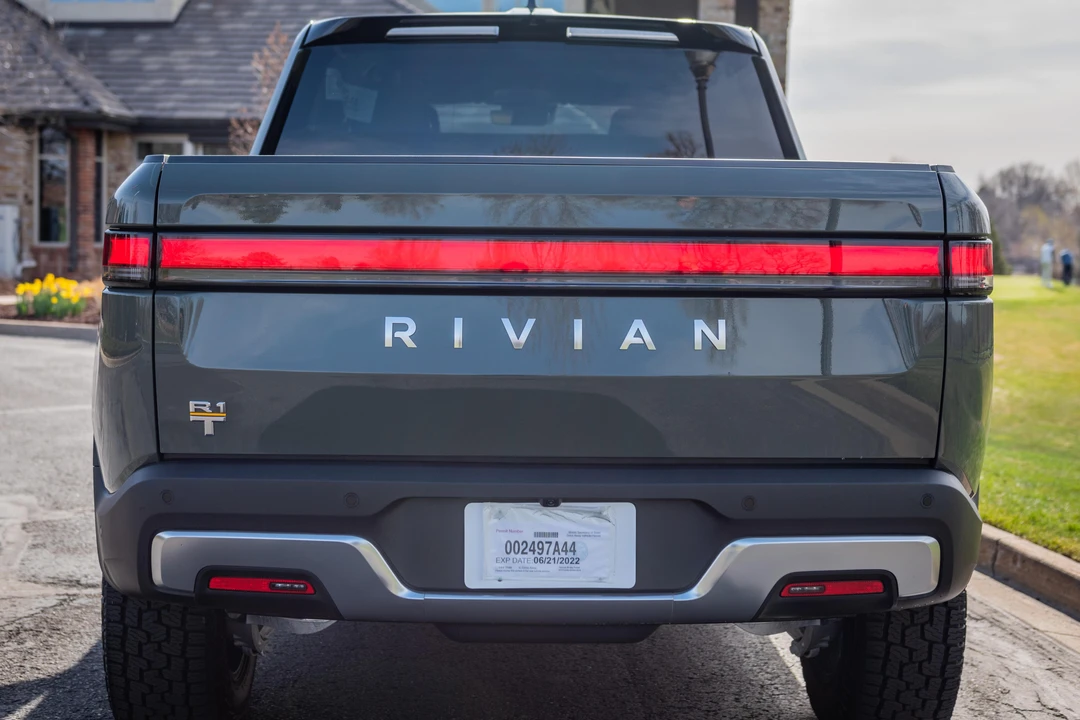 2022 Rivian R1T - Image 5 of 31