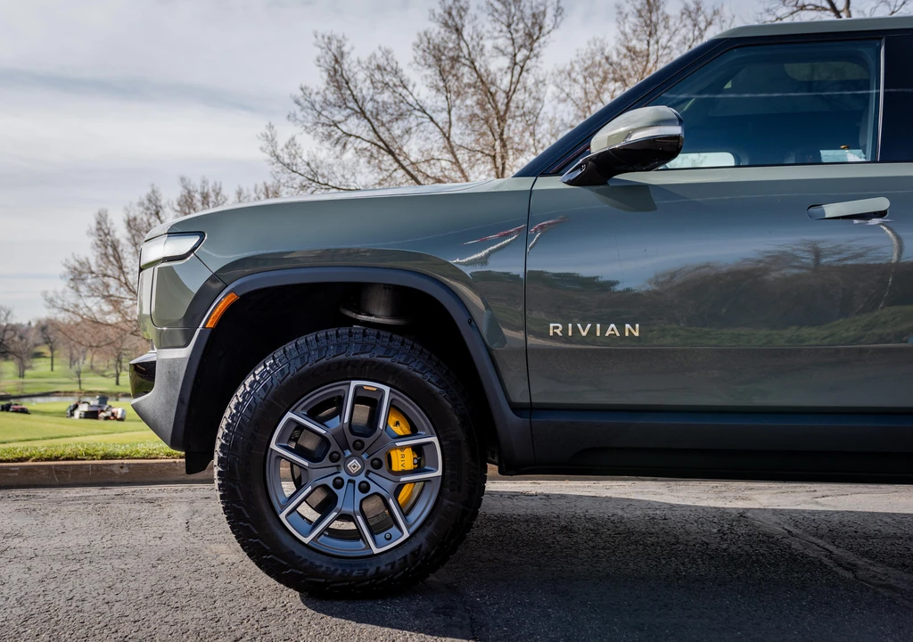 2022 Rivian R1T - Image 24 of 31