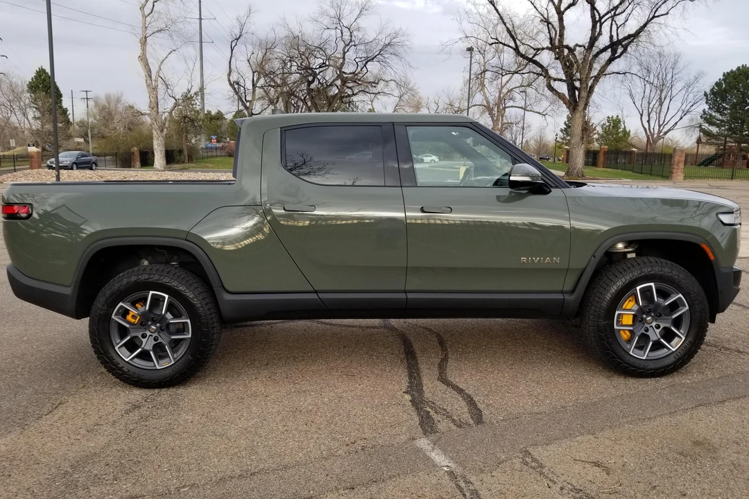 2022 Rivian R1T - Image 9 of 31