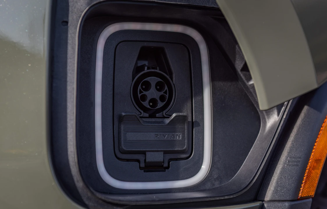 2022 Rivian R1T - Image 23 of 31