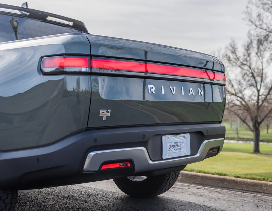 2022 Rivian R1T - Image 31 of 31