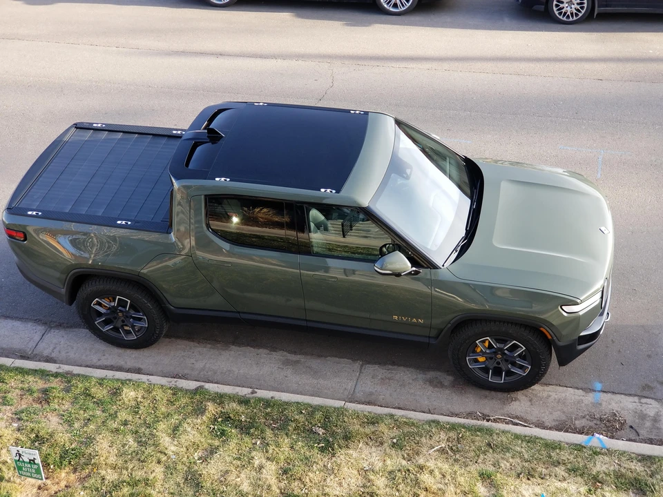 2022 Rivian R1T - Image 10 of 31