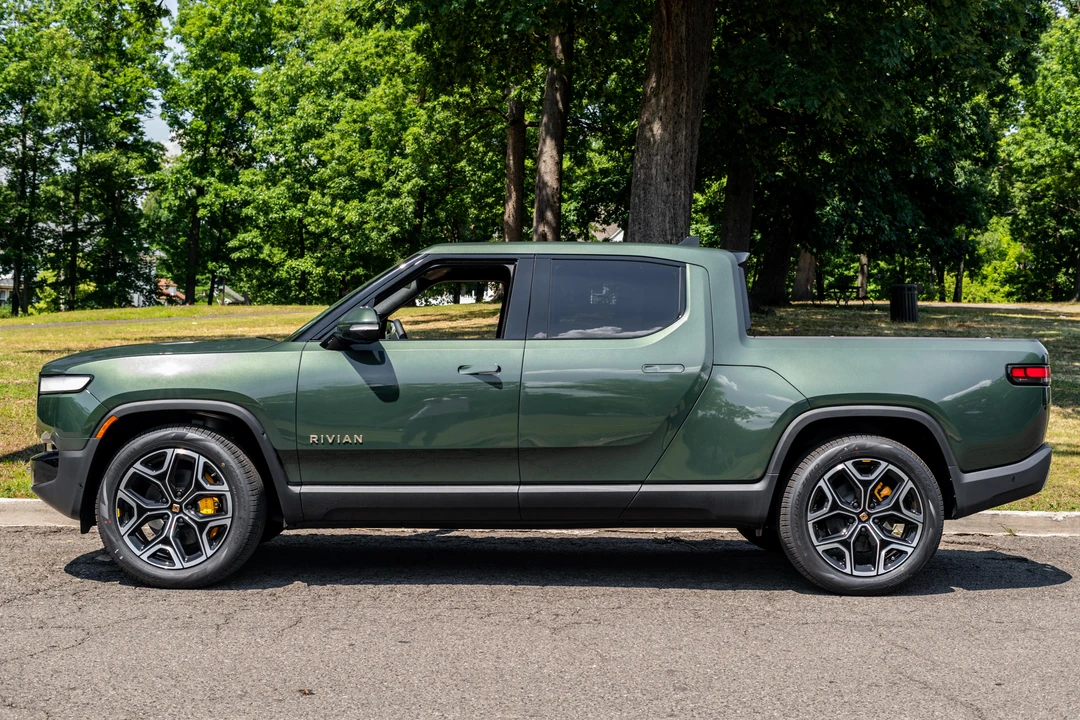 2022 Rivian R1T - Image 9 of 31