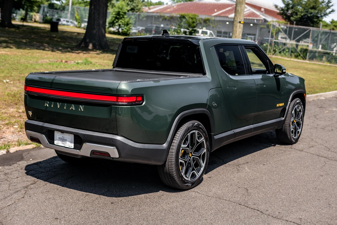 2022 Rivian R1T - Image 11 of 31