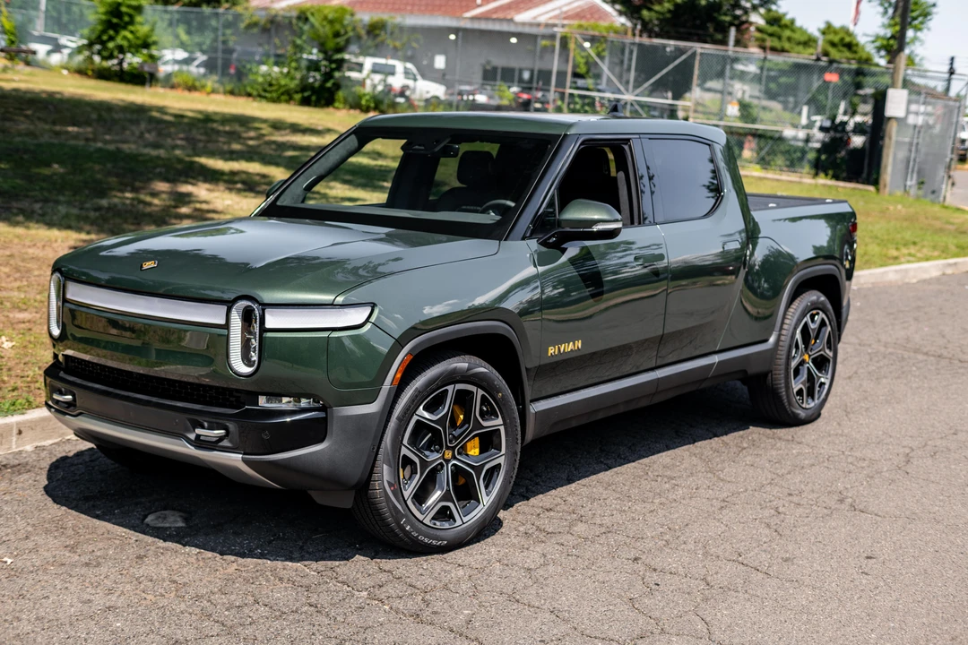 2022 Rivian R1T - Image 7 of 31