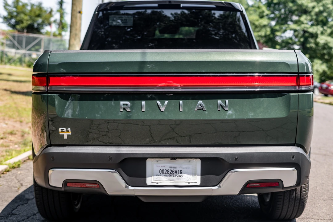 2022 Rivian R1T - Image 10 of 31