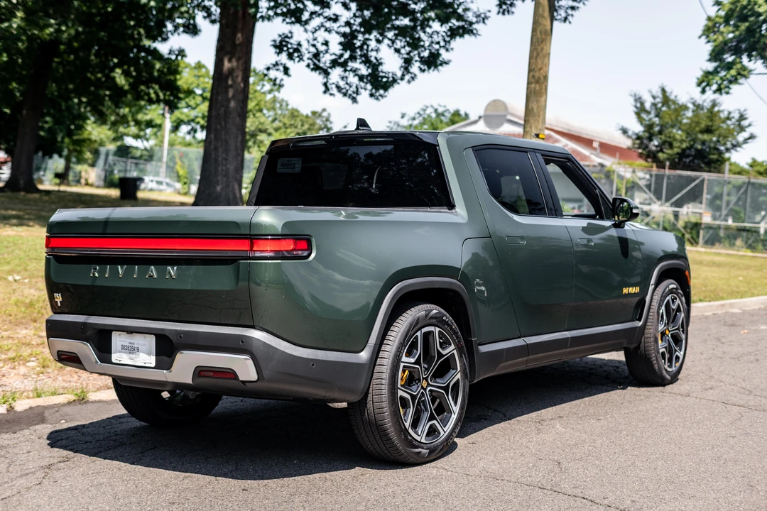 2022 Rivian R1T - Image 12 of 31