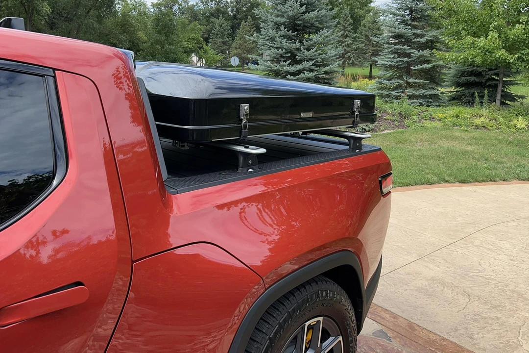 2022 Rivian R1T - Image 7 of 8