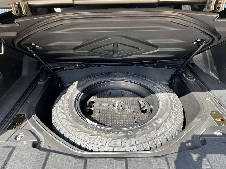 2022 Rivian R1T - Image 6 of 8