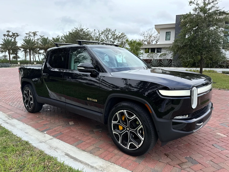 2022 Rivian R1T - Image 23 of 31