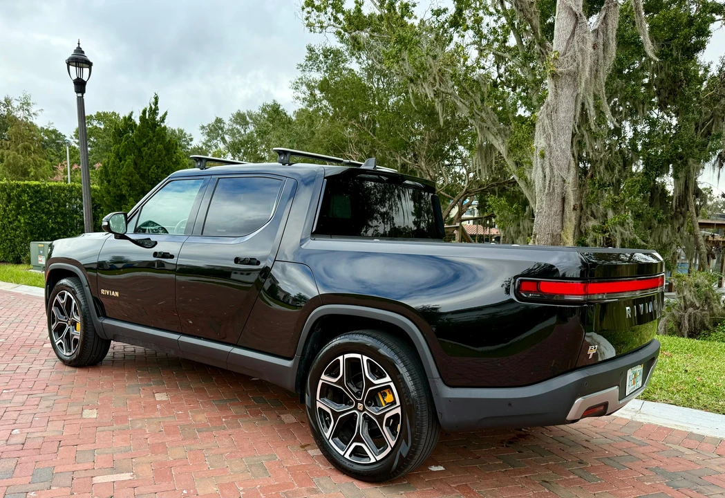 2022 Rivian R1T - Image 14 of 31