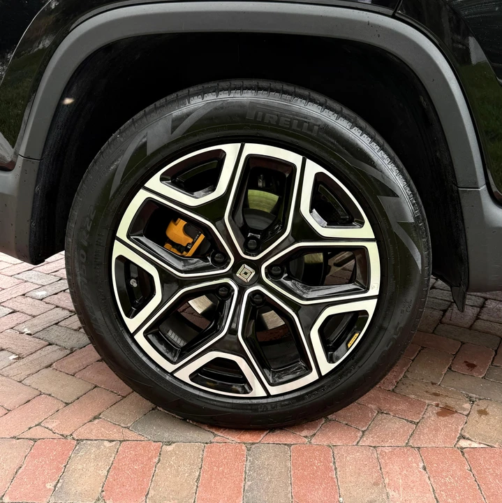 2022 Rivian R1T - Image 30 of 31