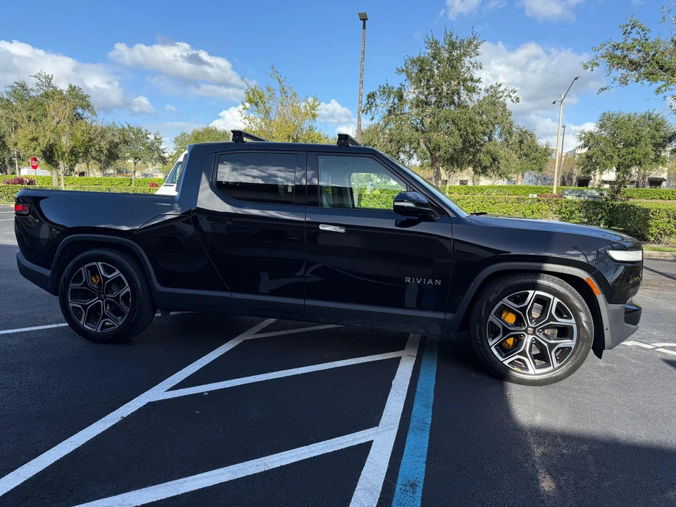 2022 Rivian R1T - Image 22 of 31