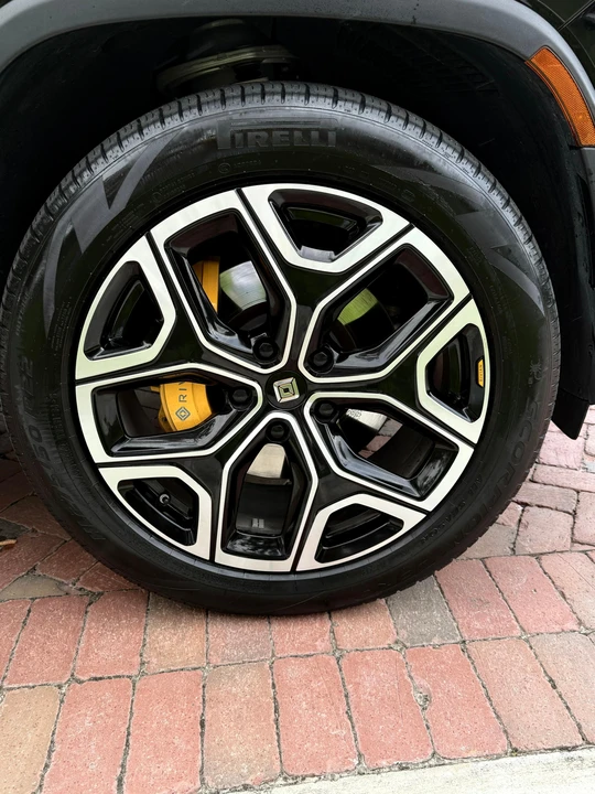 2022 Rivian R1T - Image 31 of 31