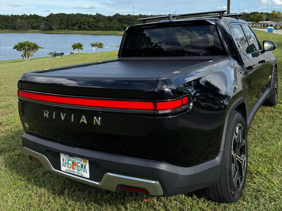 2022 Rivian R1T - Image 19 of 31
