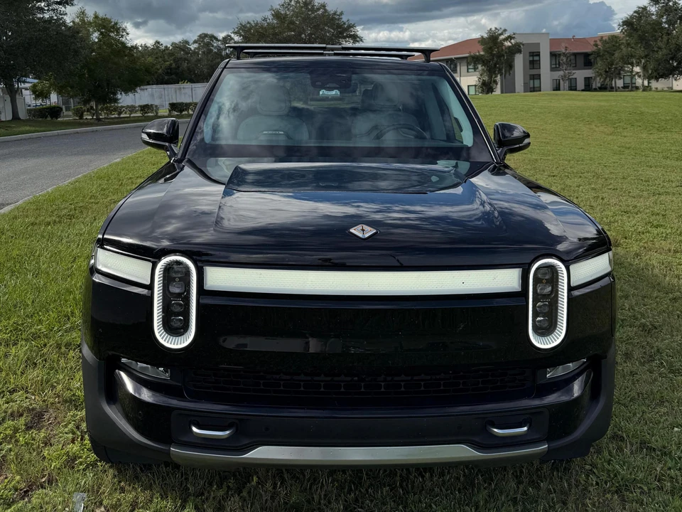 2022 Rivian R1T - Image 7 of 31