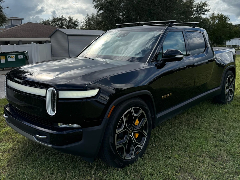 2022 Rivian R1T - Image 9 of 31