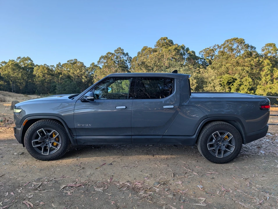 2022 Rivian R1T - Image 20 of 31