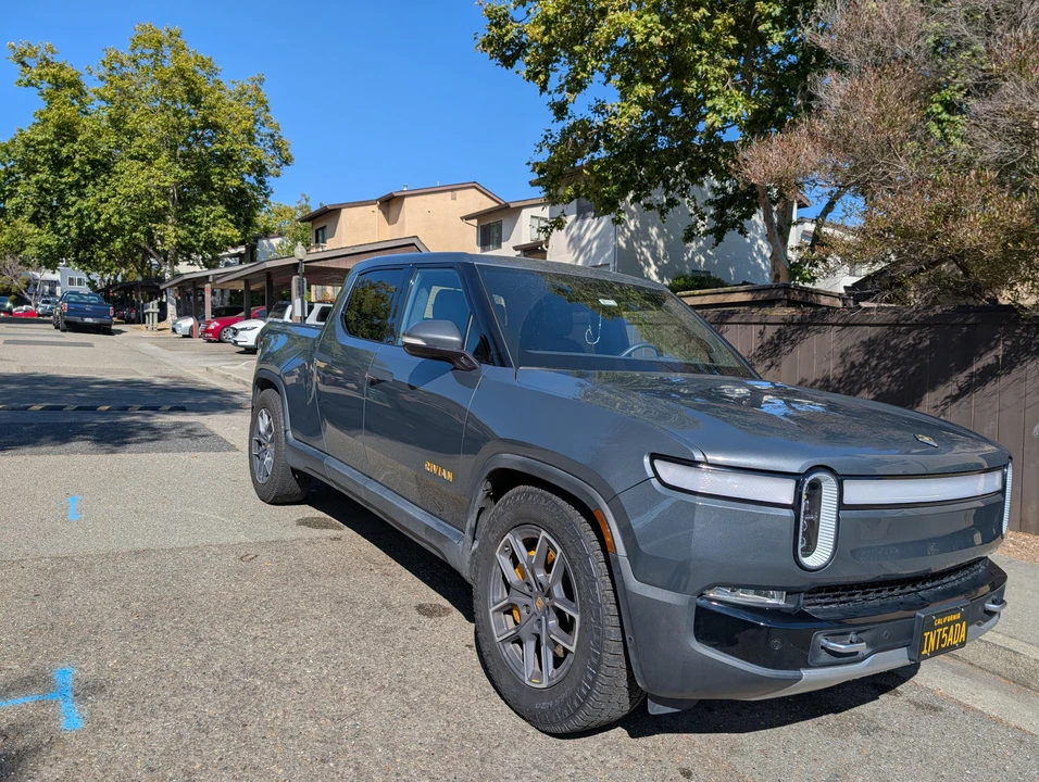 2022 Rivian R1T - Image 29 of 31