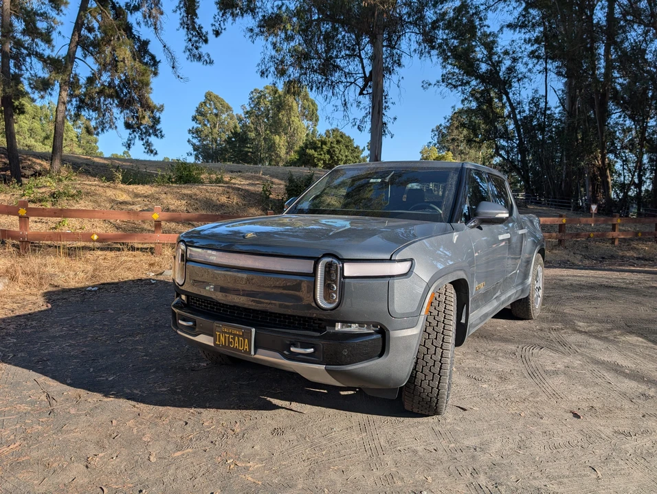 2022 Rivian R1T - Image 15 of 31