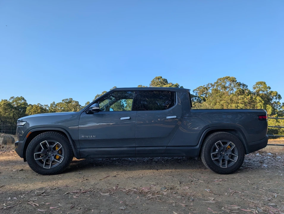 2022 Rivian R1T - Image 19 of 31