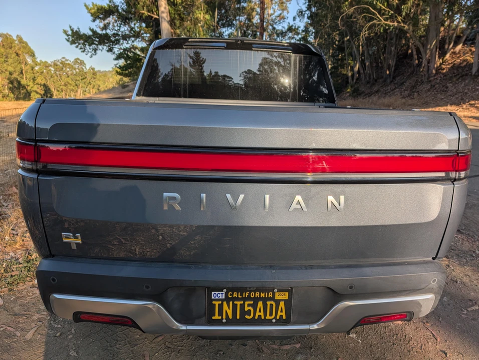 2022 Rivian R1T - Image 24 of 31
