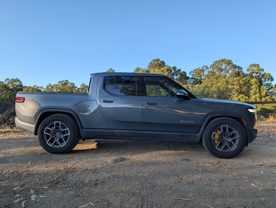 2022 Rivian R1T - Image 27 of 31